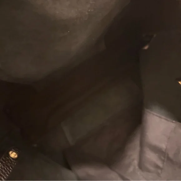 Banana Republic Large East West Basic Leather Tote | Carryall - Picture 11 of 16